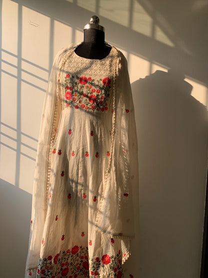 White Cotton Suit Set With Floral Work