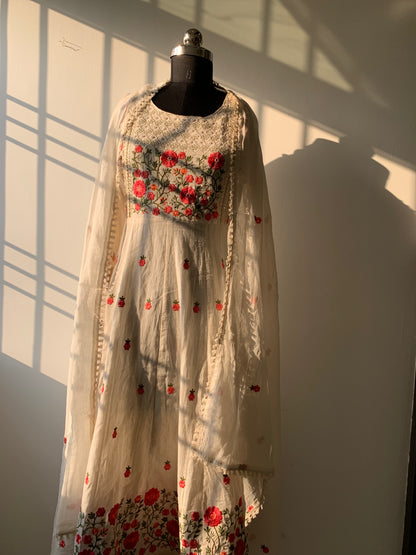 White Cotton Suit Set With Floral Work