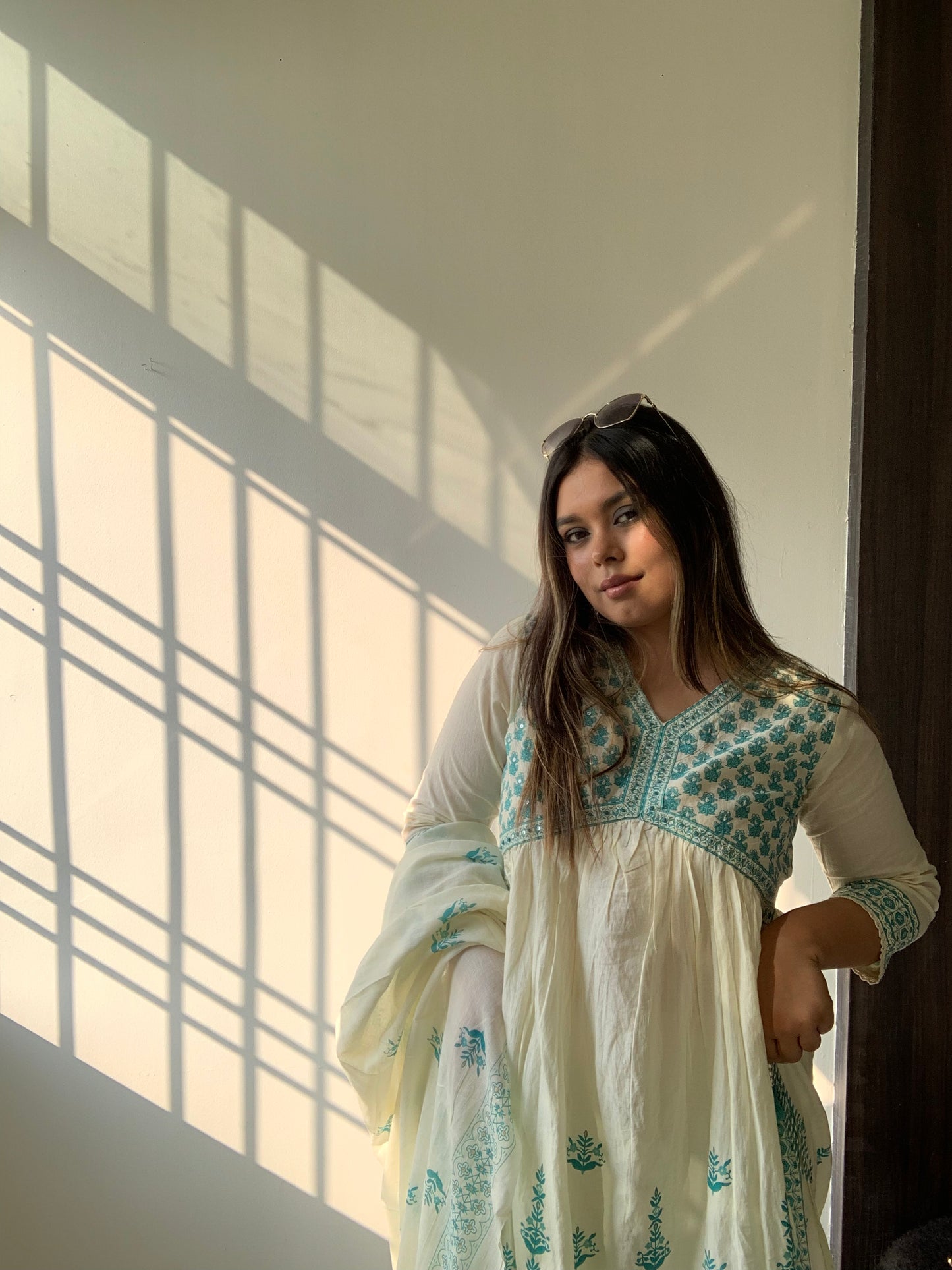 White floral printed hand block printed cotton kurta set with dupatta
