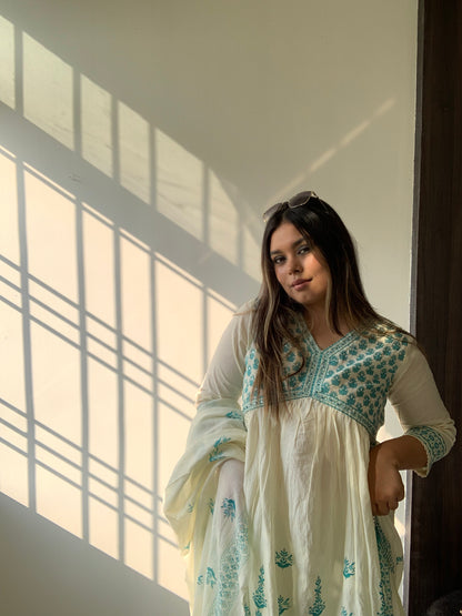 White floral printed hand block printed cotton kurta set with dupatta