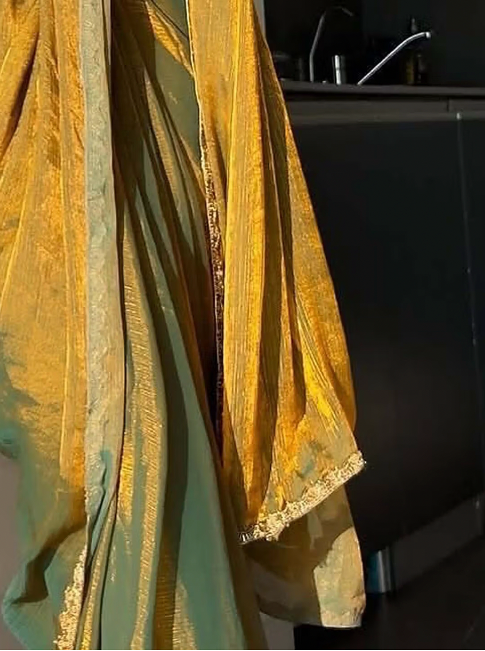 Green Gold Solid Saree with Unstitched Blouse